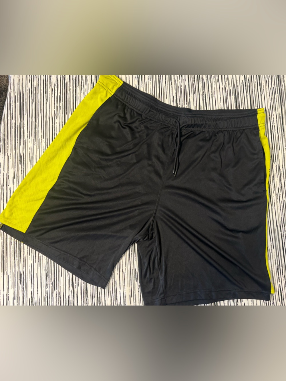 Mens Reebok Black and Yellow Athletic Training Shorts - Picture 2 of 4